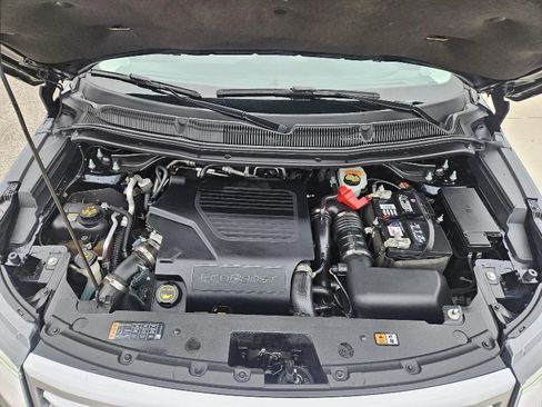 Used 2016 Ford Explorer Platinum image 10