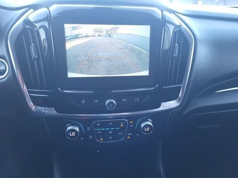 Used 2018 Chevrolet Traverse LT w/ LPO, 'HIT The Road' Package AWD/4WD image 3