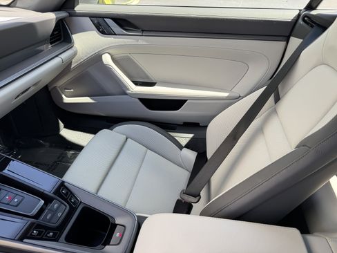 Certified 2025 Porsche 911 Carrera image 15