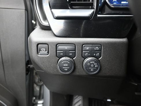 Used 2025 Chevrolet Silverado 2500 LT w/ Trail Boss Package AWD/4WD image 13