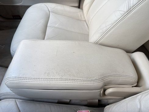 Used 2001 Lincoln Town Car Cartier image 37