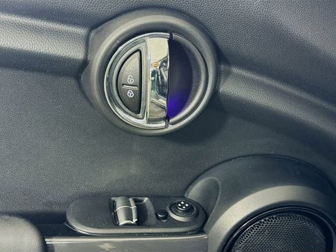 Used 2015 MINI Cooper 2-Door Hardtop image 19