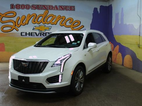 Used 2022 Cadillac XT5 Premium Luxury w/ Technology Package image 2