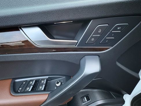 Used 2019 Audi Q5 2.0T Premium w/ Convenience Package image 42