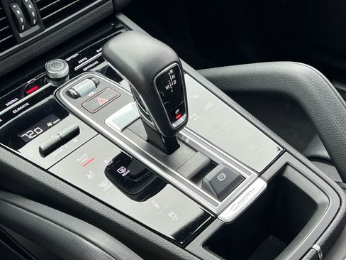 Certified 2021 Porsche Cayenne Coupe image 27