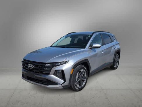 Used 2025 Hyundai Tucson SEL FWD image 4