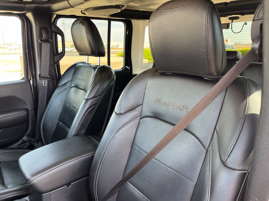 Used 2023 Jeep Wrangler Unlimited Sahara AWD/4WD image 9