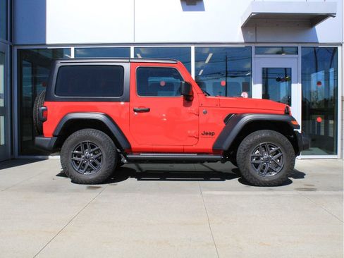 Used 2024 Jeep Wrangler Sport S AWD/4WD image 4