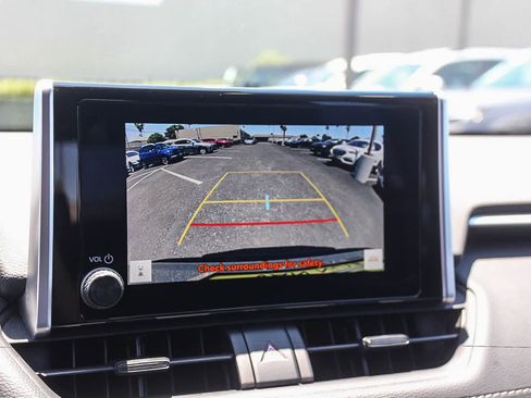 Used 2025 Toyota RAV4 XLE AWD/4WD image 33