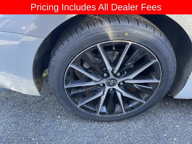 Used 2024 Toyota Camry SE w/ Convenience Package FWD image 12