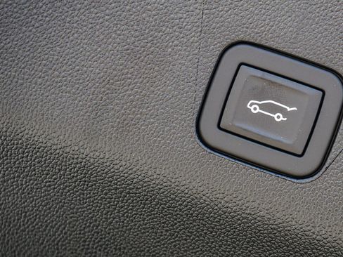 New 2026 Chevrolet Suburban LT w/ Comfort Package image 23