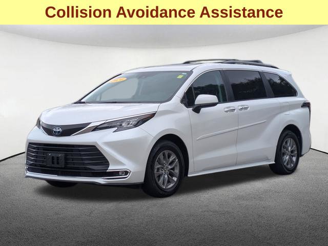 Used 2024 Toyota Sienna XLE w/ XLE Plus Package AWD/4WD image 10