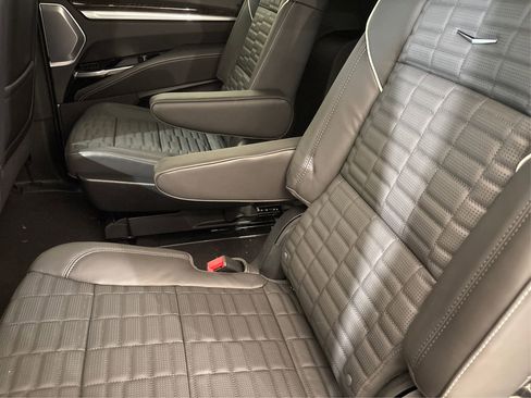 New 2025 Cadillac Escalade ESV Sport Platinum image 10