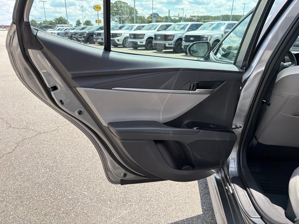 Used 2026 Toyota Camry SE FWD image 16