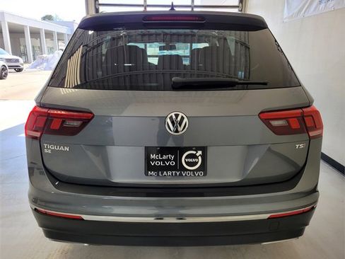 Used 2018 Volkswagen Tiguan S image 5