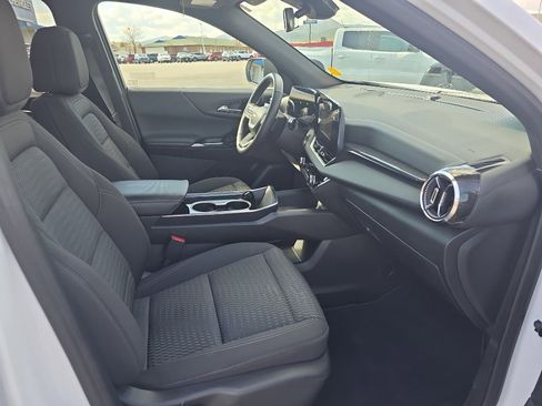 Certified 2025 Chevrolet Equinox LT AWD/4WD image 28