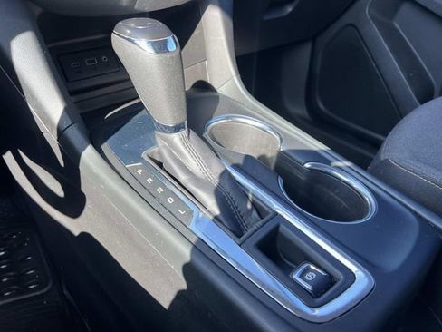 Used 2021 Chevrolet Equinox LT image 25