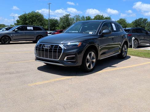 Certified 2023 Audi Q5 2.0T Premium w/ Convenience Package AWD/4WD image 5
