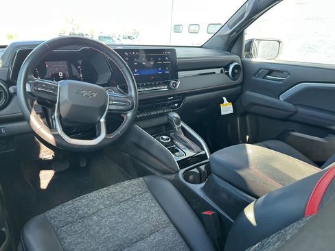 Used 2023 Chevrolet Colorado Z71 w/ Z71 Convenience Package 2 image 9