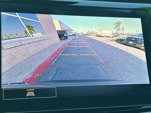 Used 2022 Chevrolet Bolt EUV LT w/ Convenience Package image 21