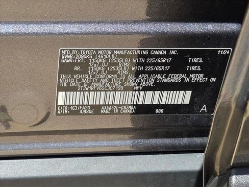 Used 2025 Toyota RAV4 XLE FWD image 24