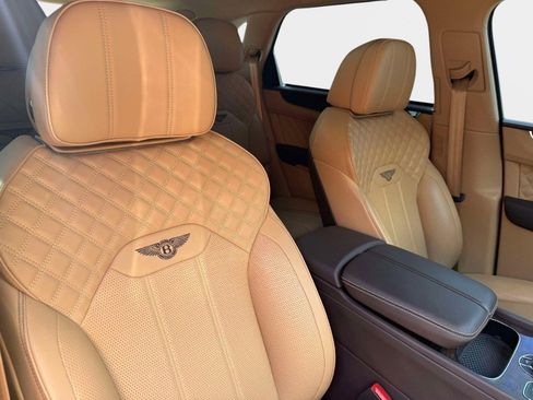 Used 2022 Bentley Bentayga image 38