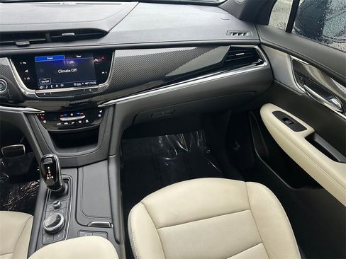 Certified 2024 Cadillac XT6 Sport w/ Technology Package image 19