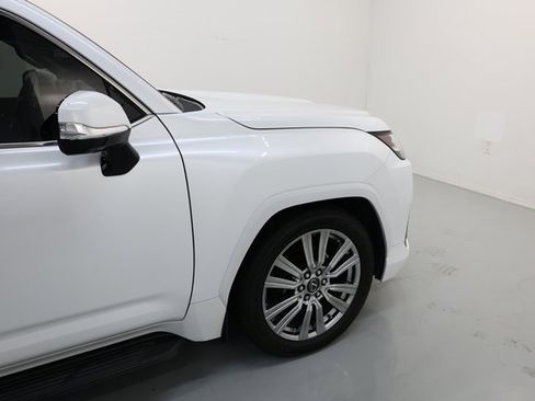 Used 2023 Lexus LX 600 4WD w/ Ultra Luxury Package image 60
