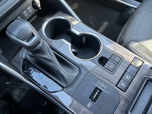 Certified 2022 Toyota Highlander Platinum image 23