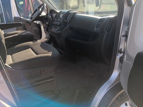 Used 2014 RAM ProMaster 2500 w/ Premium Appearance Group FWD image 9