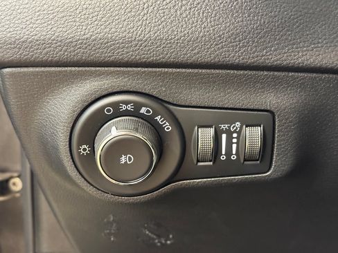 Used 2018 Jeep Compass Trailhawk w/ Cold Weather Group AWD/4WD image 34