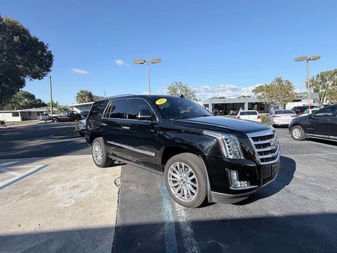 Used 2015 Cadillac Escalade Premium image 2
