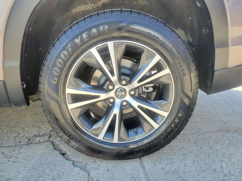 Used 2019 Toyota Highlander Plus image 68