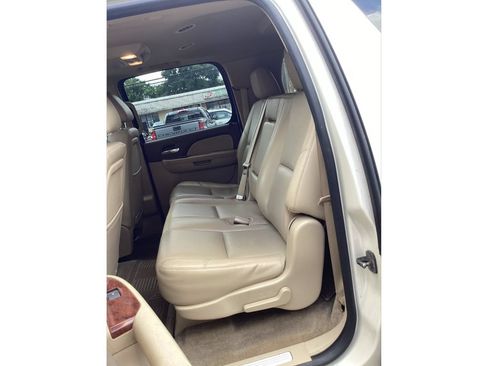 Used 2012 Chevrolet Suburban LTZ AWD/4WD image 13
