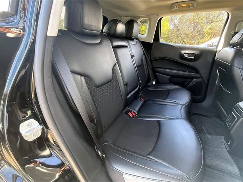 Used 2020 Jeep Compass Latitude image 19