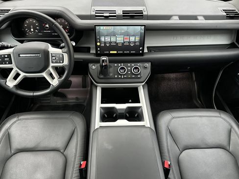 Used 2025 Land Rover Defender 110 S image 27