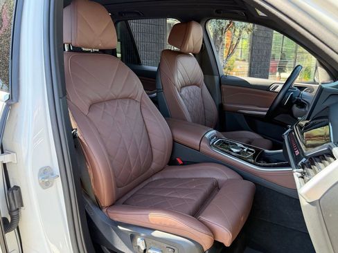 Used 2025 BMW X5 xDrive40i AWD/4WD image 36