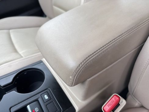 Used 2015 Subaru Legacy 2.5i Premium image 32