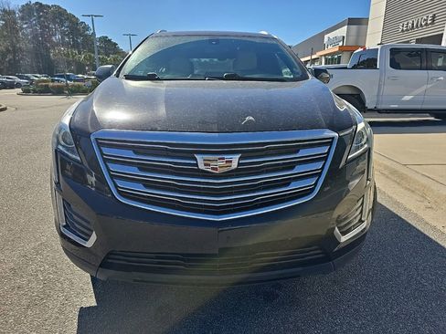 Used 2017 Cadillac XT5 FWD image 2