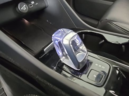 Certified 2023 Volvo XC40 B5 Plus w/ Driver Assist Package image 26