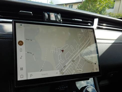 Used 2025 Jaguar F-PACE R-Dynamic S image 18