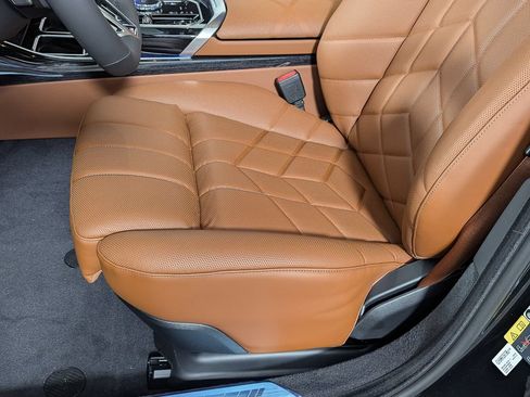 New 2026 BMW 750e xDrive AWD/4WD image 15