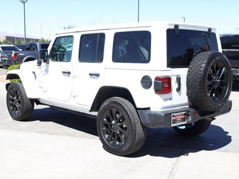 Used 2024 Jeep Wrangler Unlimited Sahara AWD/4WD image 4