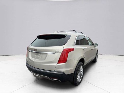 Used 2017 Cadillac XT5 Platinum w/ Driver Assist Package image 5