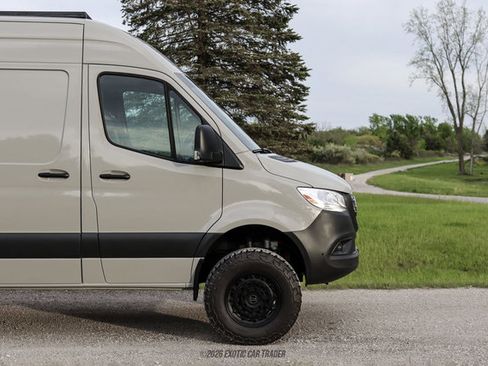 Used 2023 Mercedes-Benz Sprinter 2500 image 9