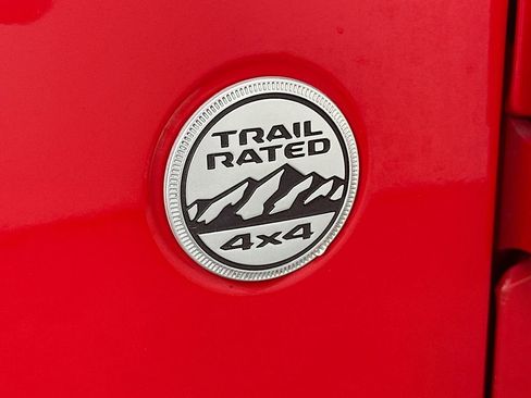 Used 2019 Jeep Wrangler Unlimited Sahara image 40