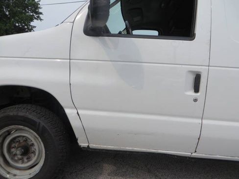 Used 2014 Ford E-150 and Econoline 150 RWD image 39