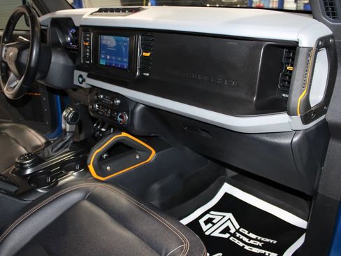 Used 2023 Ford Bronco Badlands image 23