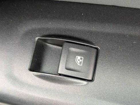 Used 2017 Chevrolet Colorado Z71 RWD image 34