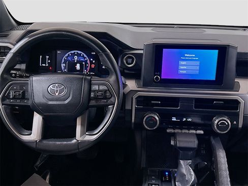 Used 2025 Toyota 4Runner SR5 image 18